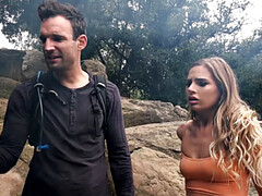 18 jaar, Mooie dikke vrouwen, Auto, Diep in de keel, Lul, Likken, Slipje, Tatoeage