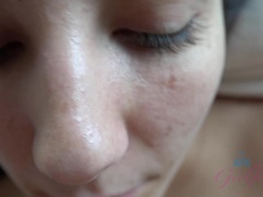 Leie, Aus dem arsch in den mund, Braunhaarige, Fingern, Freundin, Handjob, Orgasmus, Rasiert