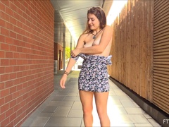 Anal, En gros plan de très près, Extrême, Masturbation, Public, Solo, Jouets, Sous la jupe