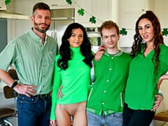 Culo, Morena, Estilo perrito, Cuadrupleta, Sexo duro, Orgía, Estriptis, Adolescente