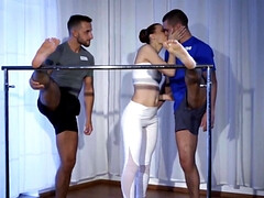 Sucer une bite, Tchèque, En levrette, Européenne, Gym, Orgasme, Chatte, Rousse roux