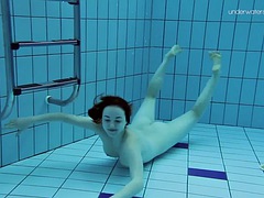 Brunette brune, Fétiche, Hard, Public, Russe, Rasée, Solo, Nénés