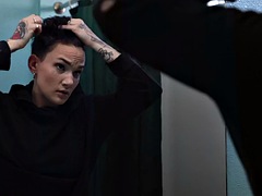 Amateur, Nana, Lesbienne, Léchez, Douche, Strapon, Tatouage