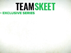 18 ans, Blonde, Sucer une bite, Faciale, Souple, Petite femme, Criant, Adolescente