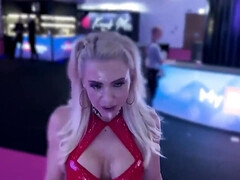 Grote kont, Blond, Moeder die ik wil neuken, Natuurlijke tieten, Buiten, Pornster, Openbaar, Tieten likken