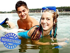 18 jaar, Strand, Grote kont, Grote lul, Pijpbeurt, Natuurlijke tieten, Tiener, Tieten likken