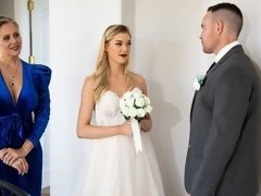 Блондинки, Платье, Поцелуи, Лизание, Белье, Мастурбация, Чулки, Молоденькие