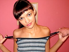Amateur, Grosse bite, Sucer une bite, Brunette brune, En levrette, Seins naturels, Maigrichonne, Adolescente
