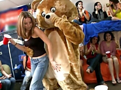Grote kont, Grote lul, Pijpbeurt, Dansen, Hardcore, Interraciaal, Moeder die ik wil neuken, Feest