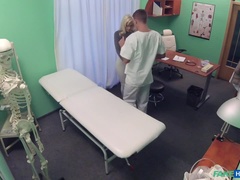 Amateur, Gros seins, Sucer une bite, En levrette, Léchez, Infirmière, Pov, Chatte