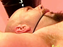 Gros seins, Bondage, Brunette brune, Femme dominatrice, Fétiche, Hard, Latex, Maman