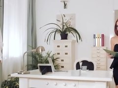 Kitzler, Schwanz, Latina, Natürlichen titten, Büro, Höschen, Zierlich, Titten