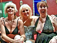 Británico, Gordita, Grupo, Hd, Ama de casa, Lamidas, Maduro, Orgía