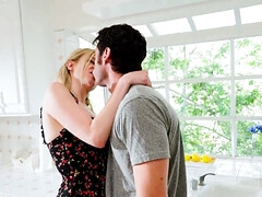 Grote lul, Grote mammen, Diep in de keel, Handbeurt, Hd, Moeder, Stiefmoeder, Zuigen