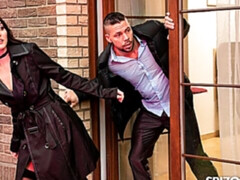 Pijpbeurt, Bruinharig, Zoenen, Likken, Kut duiken, Geschoren, Kousen, Tiener