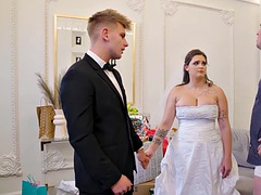Grosse titten, Braut, Braunhaarige, Pummelig, Europäisch, Lingerie, Tätowierung