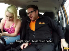 Gros seins, Blonde, Sucer une bite, Voiture, Branlette thaïlandaise, Léchez, De plein air, Séduite