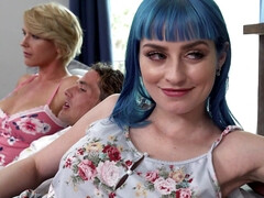 Gros seins, Blonde, Sucer une bite, Tir de sperme, En levrette, Groupe, Hd, Rasée