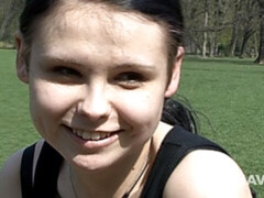 Pijpbeurt, Bruinharig, Hondjeshouding, Jurk, Harig, Natuurlijke tieten, Buiten, Gezichtspunt