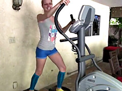 18 ans, Amateur, Blonde, Masturbation, De plein air, Culottes ou slips, Chatte, Solo