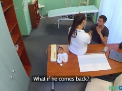 Culo, Mamada, Médico, Penetracion con dedos, Lamidas, Enfermera, Uniforme, Voyeur