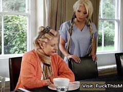 Amateur, Asiatique, Gros cul, Grosse bite, En levrette, Branlette thaïlandaise, Allemand, Jouets