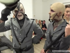 Entre bastidores, Rubia, Mamada, Grupo, Pajear, Medias largas, Adolescente, Inodoro