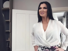 Tetas grandes, Mamada, Morena, Corridas faciales, Tacones, Cocina, Montar, Medias largas