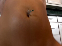 お尻, デカ尻, フェラチオ, イく瞬間, 顔射, キッチン, ピアス, 現実