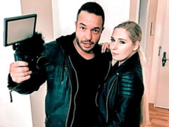 Amateur, Grosse bite, Blonde, En levrette, Hôtel, Masturbation, Mère que j'aimerais baiser, Argent