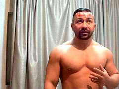 Evander Feeding the tummy 35