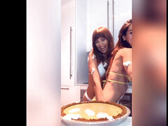 Cul, Brunette brune, Fait maison, Cuisine, Lesbienne, Naturelle, Allumeuse, Nénés