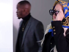 Grosser schwanz, Blondine, Kehlenfick, Interrassisch, Nippel, Orgasmus, Muschi, Tätowierung