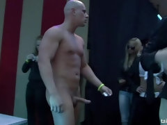 Черные, Ботинки, Группа, Поцелуи, Белье, Мастурбация, Натуральные сиськи, Влажная