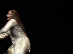 Grote mammen, Harig, Rijpe lesbienne, Tieten likken