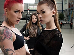 Samantha Bentley and Angel Long are enjoying lesbian anal fuck