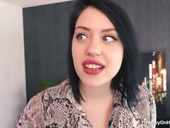 Enthousiasteling, Anaal, Fetisj, Hardcore, Pissen, Kut duiken, Tiener, Tieten likken