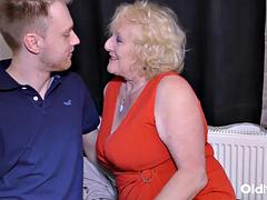 Amateur, Tetas grandes, Mamada, Abuelita, Sexo duro, Maduro, Seducido, Tetas