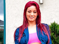 Enthousiasteling, Grote kont, Grote mammen, Seksspeelgoed, Vingeren, Masturbatie, Roodharige vrouw, Alleen