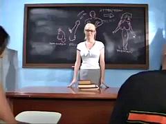 In den arsch, Grosse titten, Blondine, Blasen, Spermaladung, Latina, Lesbisch, Reif