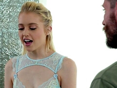 18 años, Verga grande, Rubia, Lencería, Masaje, Aceite, Orgasmo, Ducha