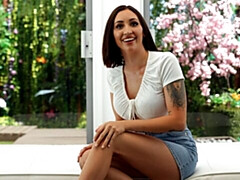 18 jahre, Grosser arsch, Grosse titten, Blasen, Hundestellung, Kurzes haar, Jungendliche (18+), Titten