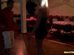 Anaal, Blond, Gek, Jurk, Rijpe lesbienne, Moeder die ik wil neuken, Mager, Lang