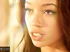 Noire, Sucer une bite, Brunette brune, En levrette, Doigter, Embrassement, Léchez, Adolescente