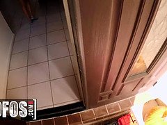 Sucer une bite, Brunette brune, Hd, Petite femme, Pov, Criant, Rasée, Nénés