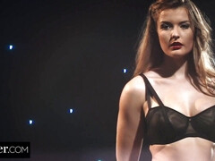 Audition, Gros seins, Blonde, Domination, Faciale, Lingerie, Chevaucher, Fessée