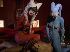 Negro, Mamada, Corridas, Estilo perrito, Atragantadas, Nalgadas, Trio, Tetas