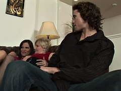 Anal, Grosse bite, Bisexuelle, Homosexuelle, Groupe, Hard, Mère que j'aimerais baiser, Plan cul à trois