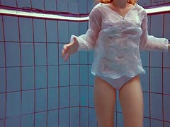 Leie, Grosse titten, Pool, Rotschopf, Russisch, Dusche, Erotischer film, Jungendliche (18+)