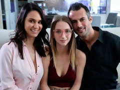 Blondine, Hundestellung, Behaart, Handjob, Natürlichen titten, Schulmädchen, Rock, Flotter dreier